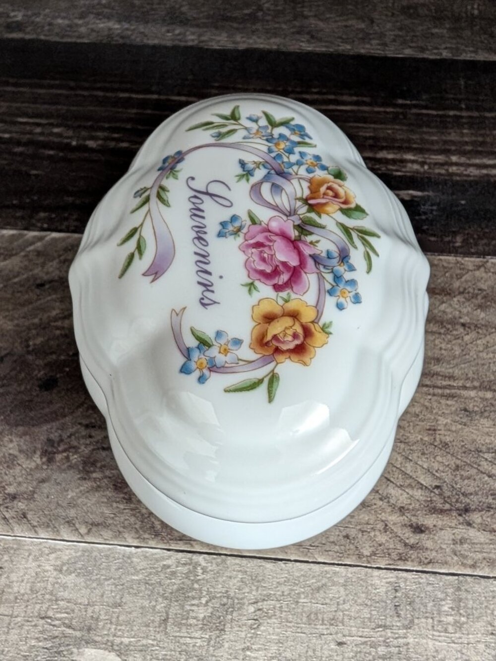 Avon 1983 Memories Are For Sharing Music Box Floral Porcelain With Lid Vintage